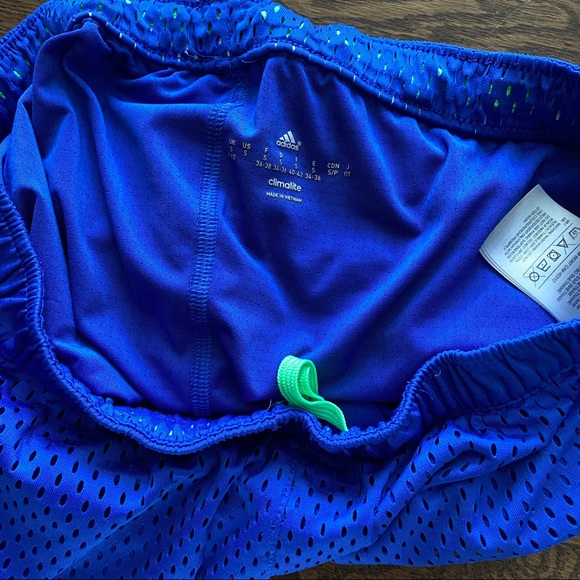 Adidas - 2-in-1 Mesh Shorts - Picture 4 of 4